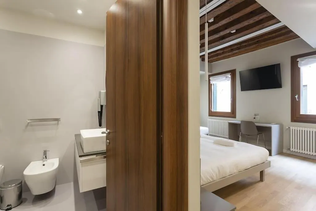 Rialto Prestige Apartment البندقية 0*,